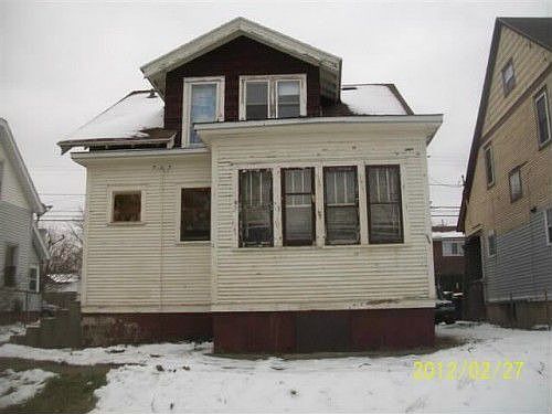 1st image of 839 College Ave NE