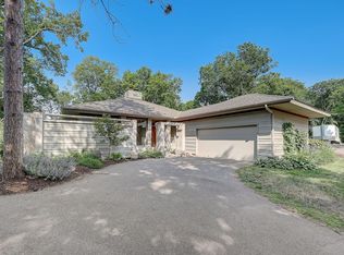 510 Far Hill Rd, Wayzata, MN 55391