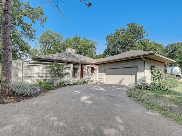 510 Far Hill Rd, Wayzata, MN 55391