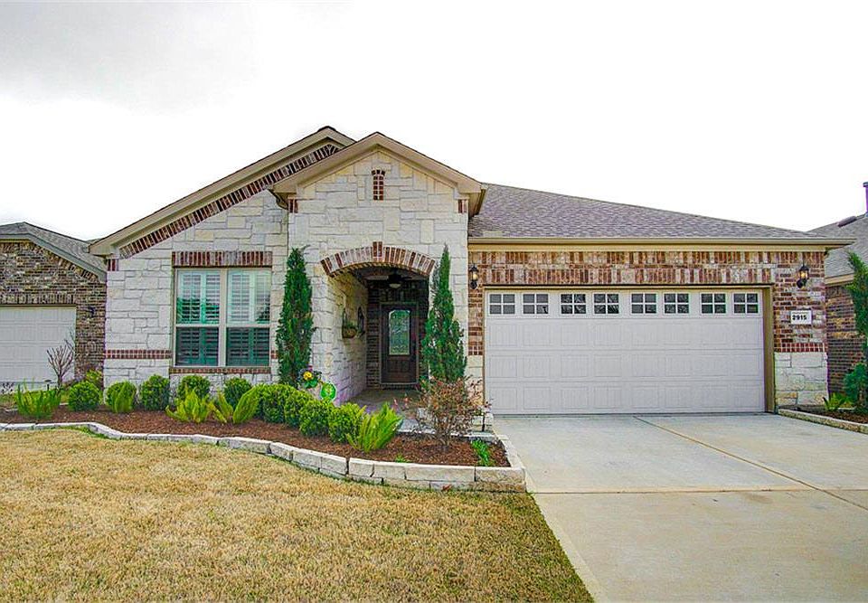 1st image of 2915 Bur Oak Ct