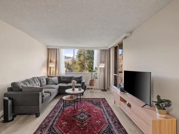 2012 Fullerton Ave #1205, North Vancouver, BC V7P 3E3