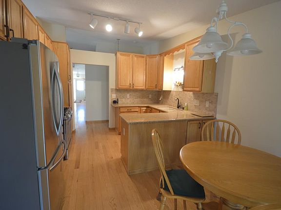 4th image of 903 Evergreen Ct