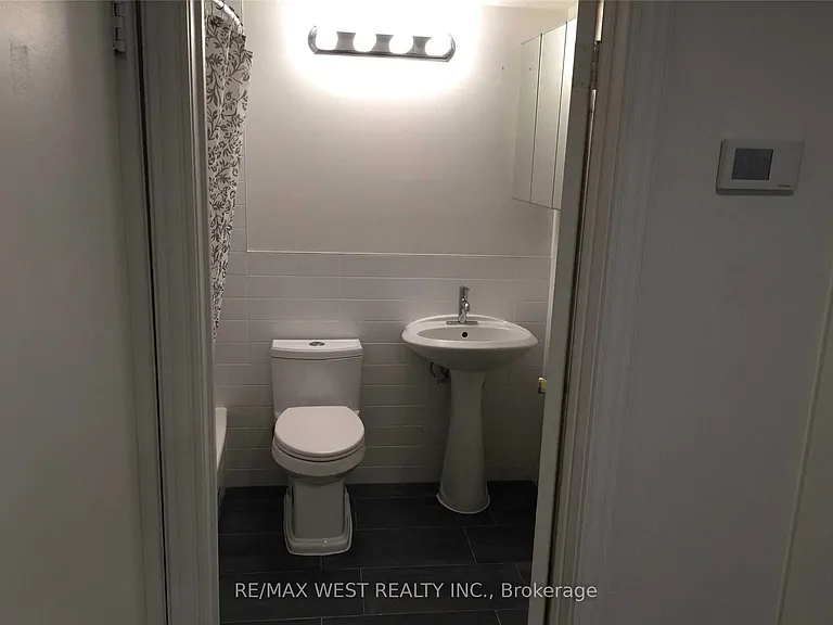 152 Dowling Ave #4 — Photo 4