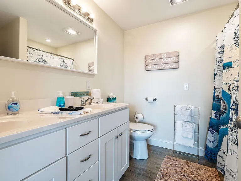 128 Ashworth Ave #307 — Photo 16