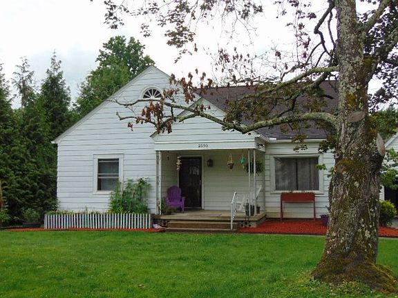 2nd image of 2590 Maple Ave