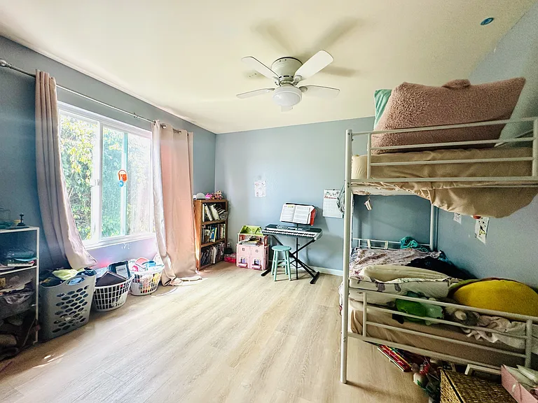 924 Georgia St — Photo 7
