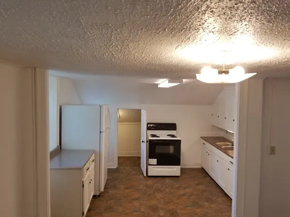 229 S Main St #3, Saint Albans, VT 05478