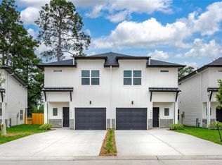 1960 Longmire Villas Ct, Conroe, TX 77304