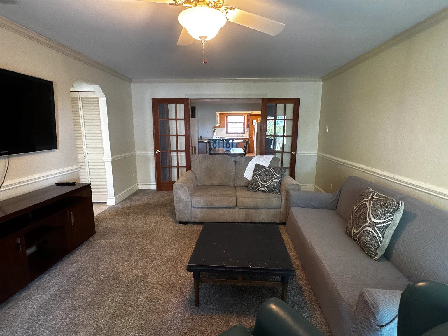 3 bed, 1300 sqft, $2,400 — Photo 3