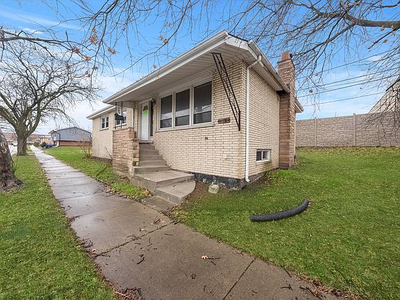 3rd image of 2647 W 94th Pl