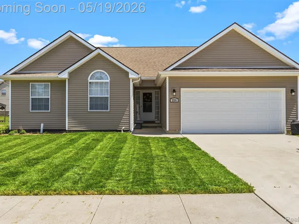 2261 Legacy Dr, Burton, MI 48519