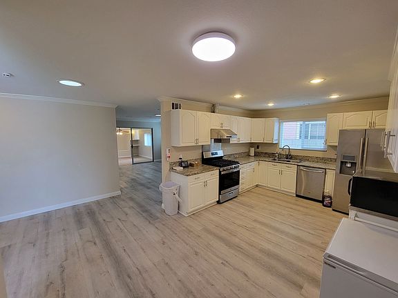 5th image of 12541 Hayford St