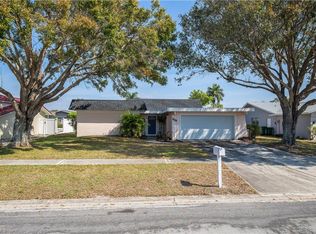 1129 Lake Shore Dr, Naples, FL 34103