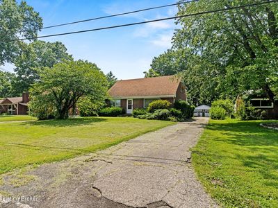 1715 Larkmoor Ln, Watterson Park, KY, 40218