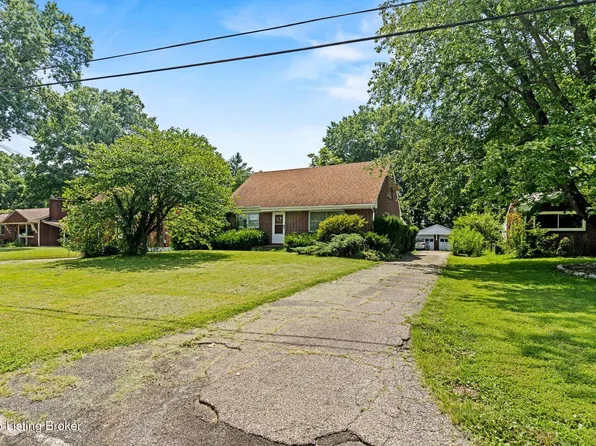 1715 Larkmoor Ln, Watterson Park, KY 40218