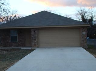 903 E Avenue C, Lampasas, TX 76550