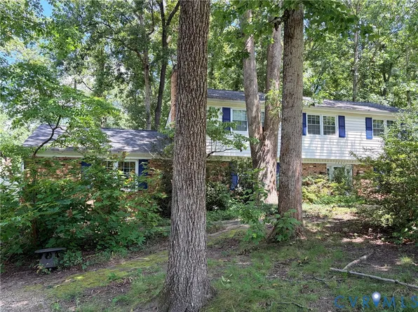 3804 N Middlebrook Ct, Chester, VA 23831