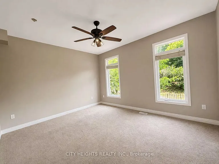 555 Grasslands Ct — Photo 34