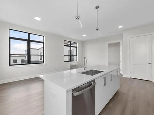 121 34th Street image 179 of 213