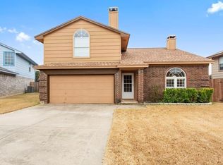 10541 Del Mar Ct, Benbrook, TX 76126