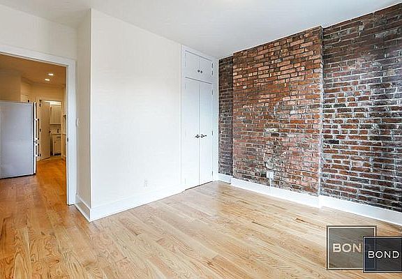 2nd image of 128 Mac Dougal St #4D