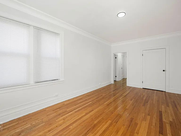 1704 W 77th St — Photo 21