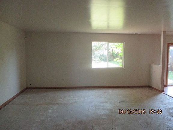 2nd image of 3013 140th Pl