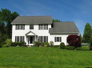 1493 Fox Hollow Rd, Niskayuna, NY 12309