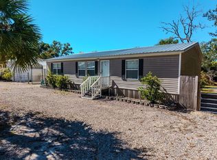 1415 Cedar St NE, Steinhatchee, FL 32359