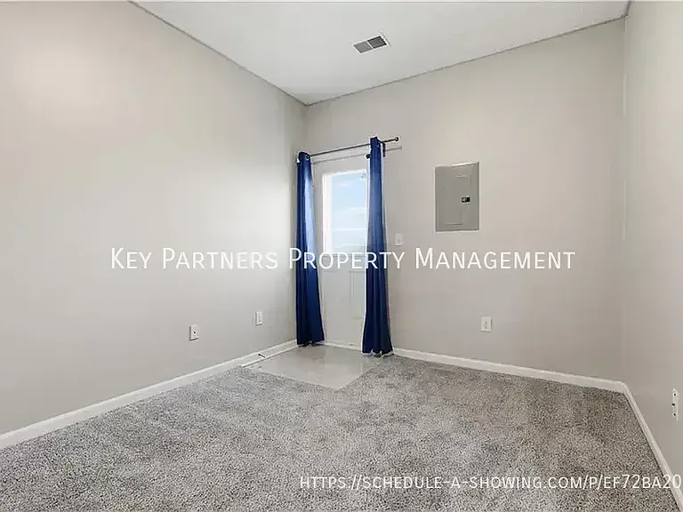 744 Woodson Ln — Photo 16
