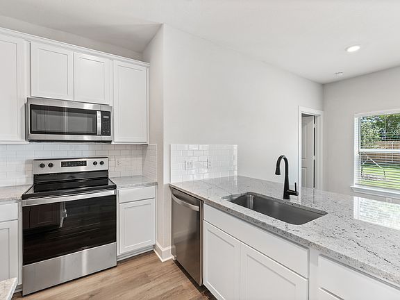 The kitchen of the Rio Grande has sprawling granite countertops.