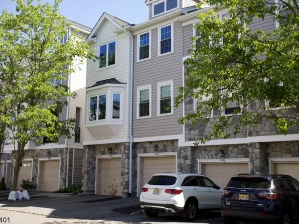 135 Brittany Ct, Clifton City, NJ 07013
