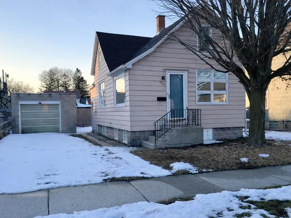 2006 Lincoln St, Two Rivers, WI 54241