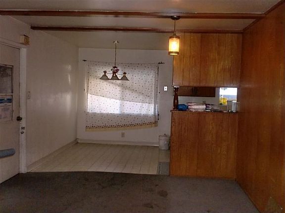 3rd image of 311 Woodstock Dr