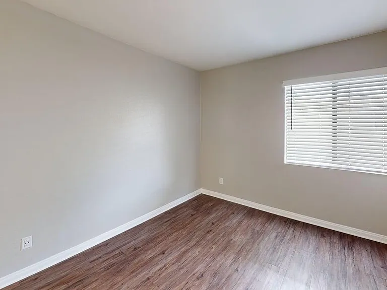 The Lodge at Porter Ranch Apartments — Photo 13