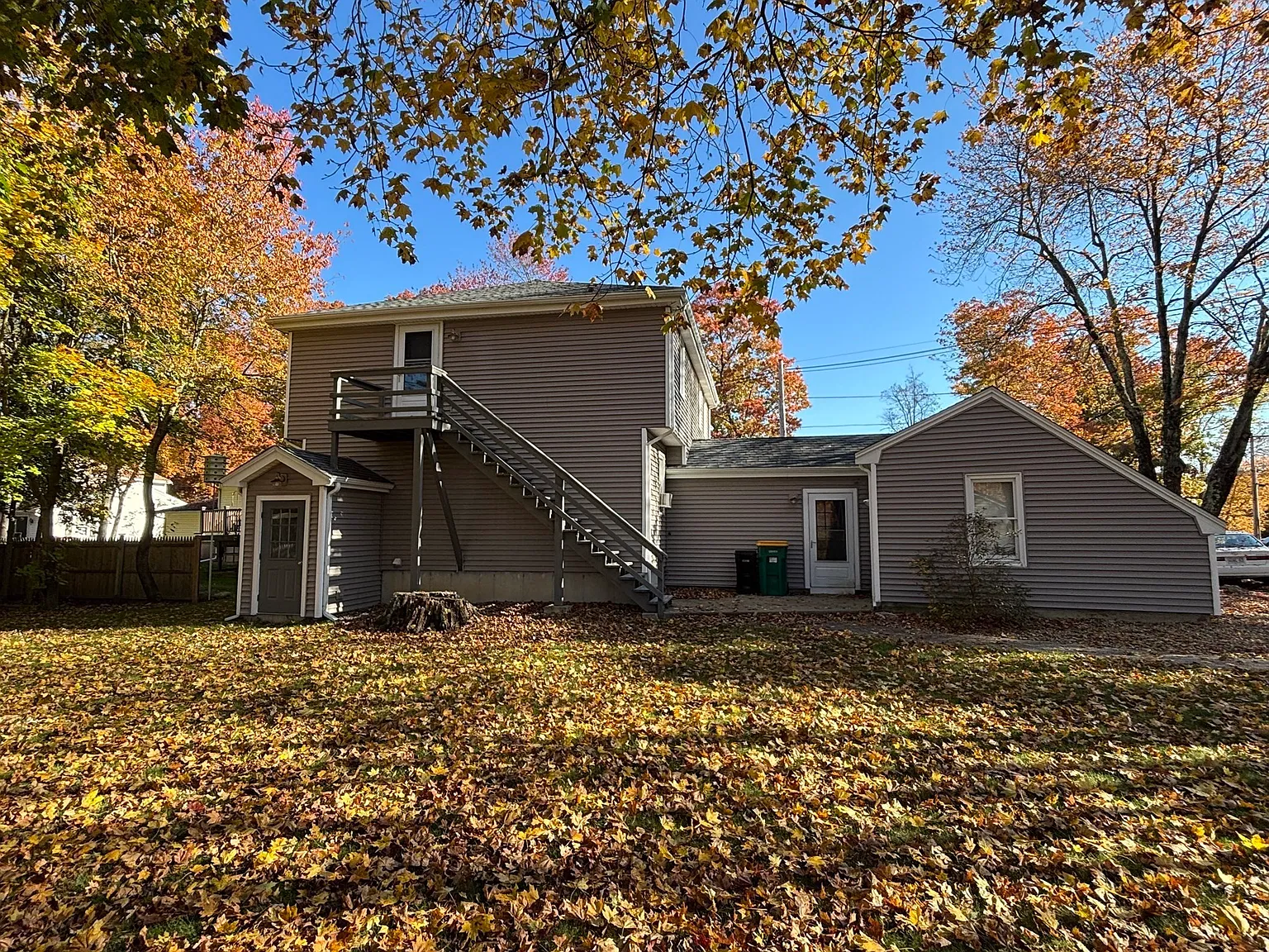 2 bed, 1.0 bath, 1100 sqft, $1,900 — Photo 2