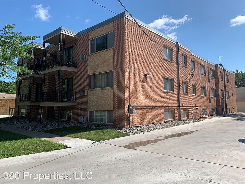 1st image of 212 6th St S #211