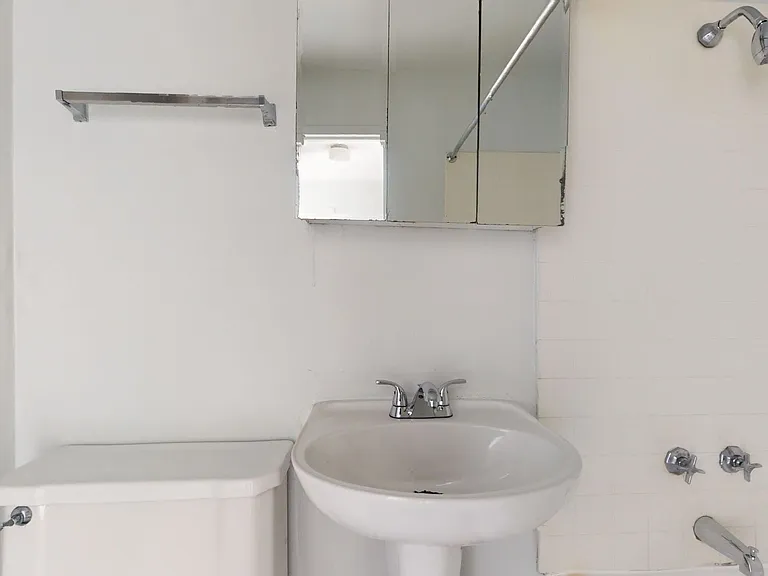 Lake Meadows Apartments — Photo 124
