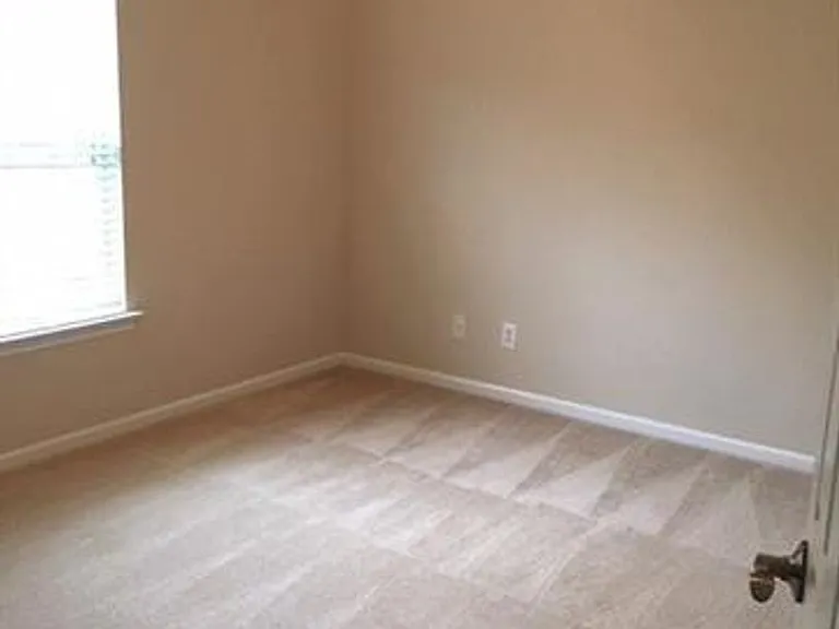 17418 Westmill Ln — Photo 22