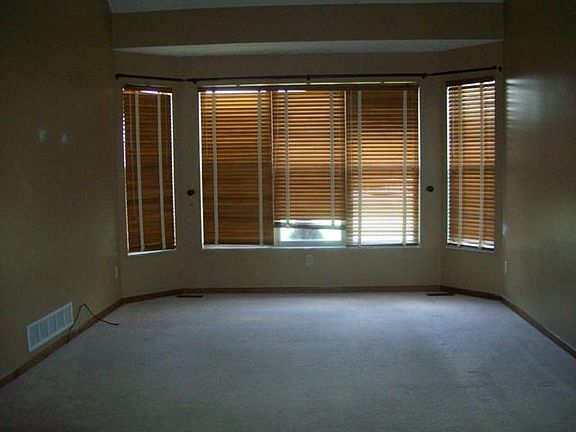 5th image of 530 Cherry Hill Dr