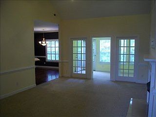 3rd image of 306 Commonsgate Dr