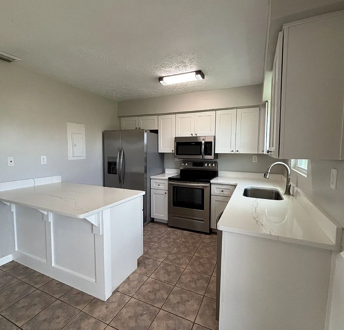 2 bed, 1.5 bath, 1050 sqft, $1,650 — Photo 4