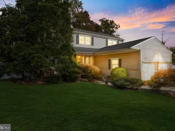 41 N Syracuse Dr, Cherry Hill, NJ 08034