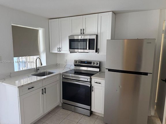 4th image of 219 SW 21st Ave #5