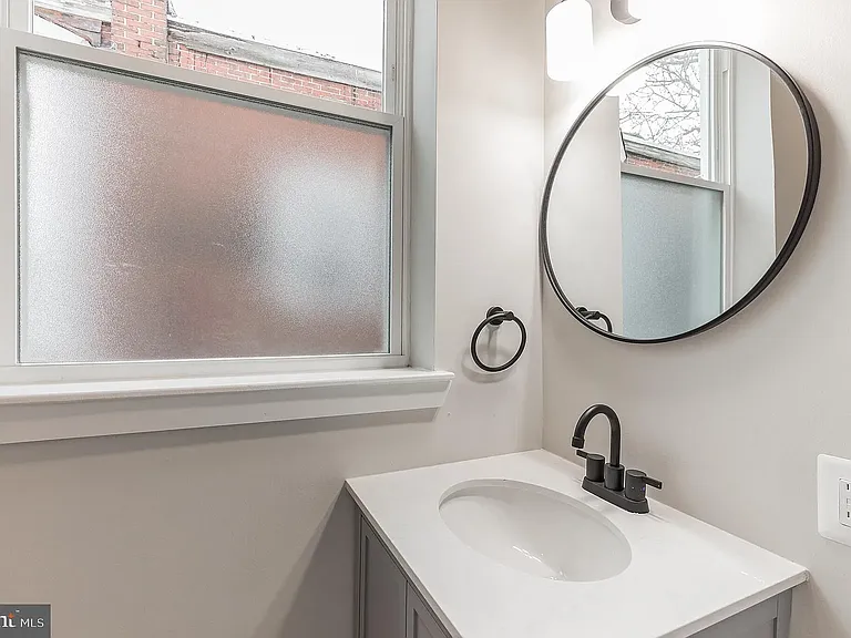1512 S 58th St #2 — Photo 10