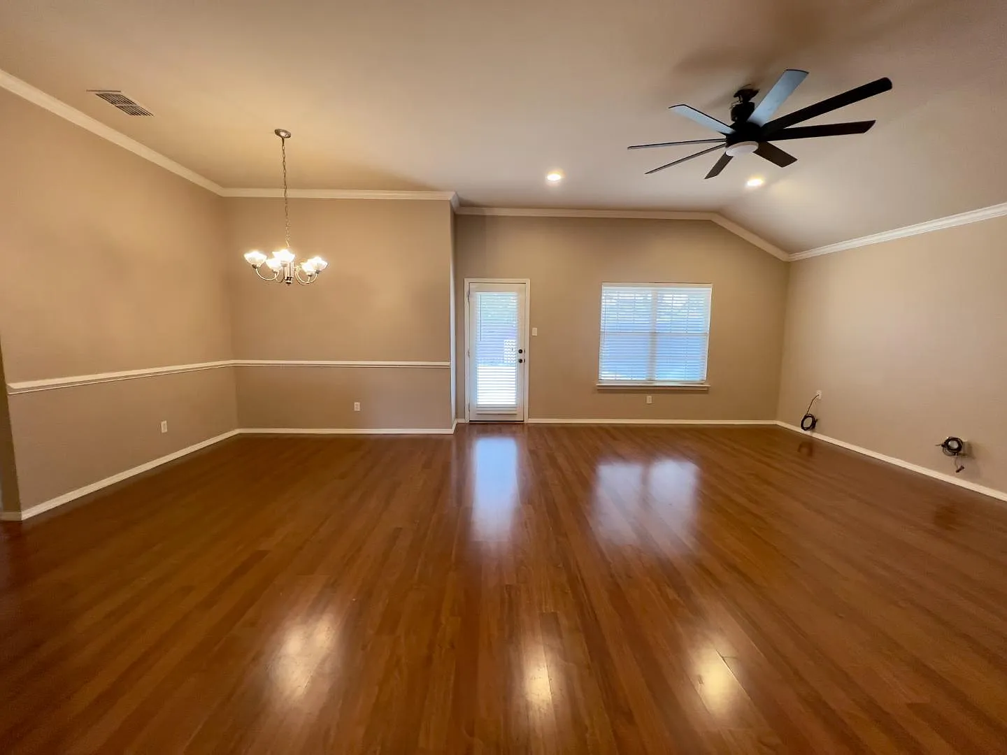 9803 Juneau Ave — Photo 3