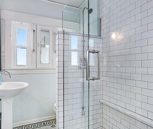 4th image of 1436 Wealthy St SE #B