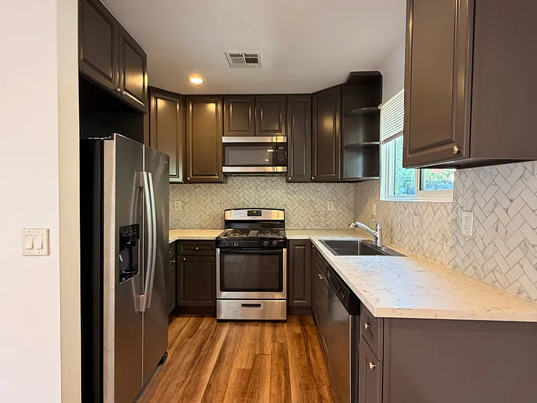 1309 Mohawk St #1/2 — Photo 6