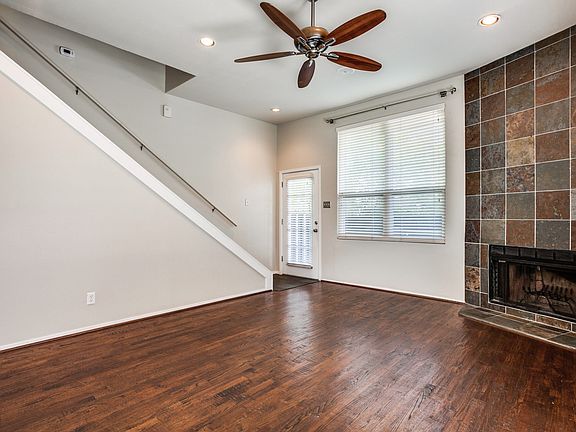 5th image of 3936 Buena Vista St #405