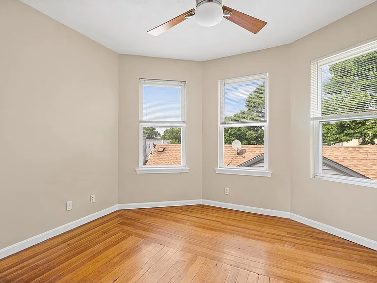 18 Saint Clair St #3 — Photo 15